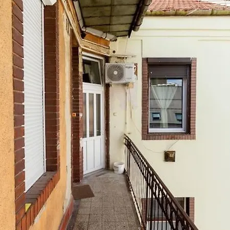 Historic Charm On Dohany Street By Newave Apartamento