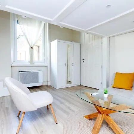 Historic Charm On Dohany Street By Newave 아파트